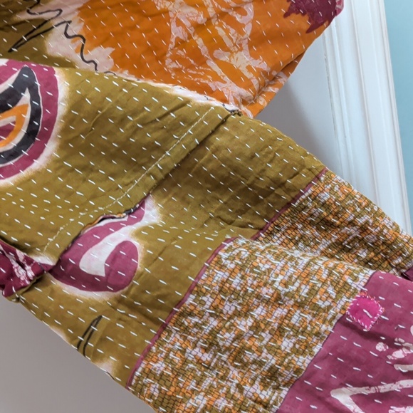 Free Size. Abundance Crop Kantha Bae - Picture 14 of 15